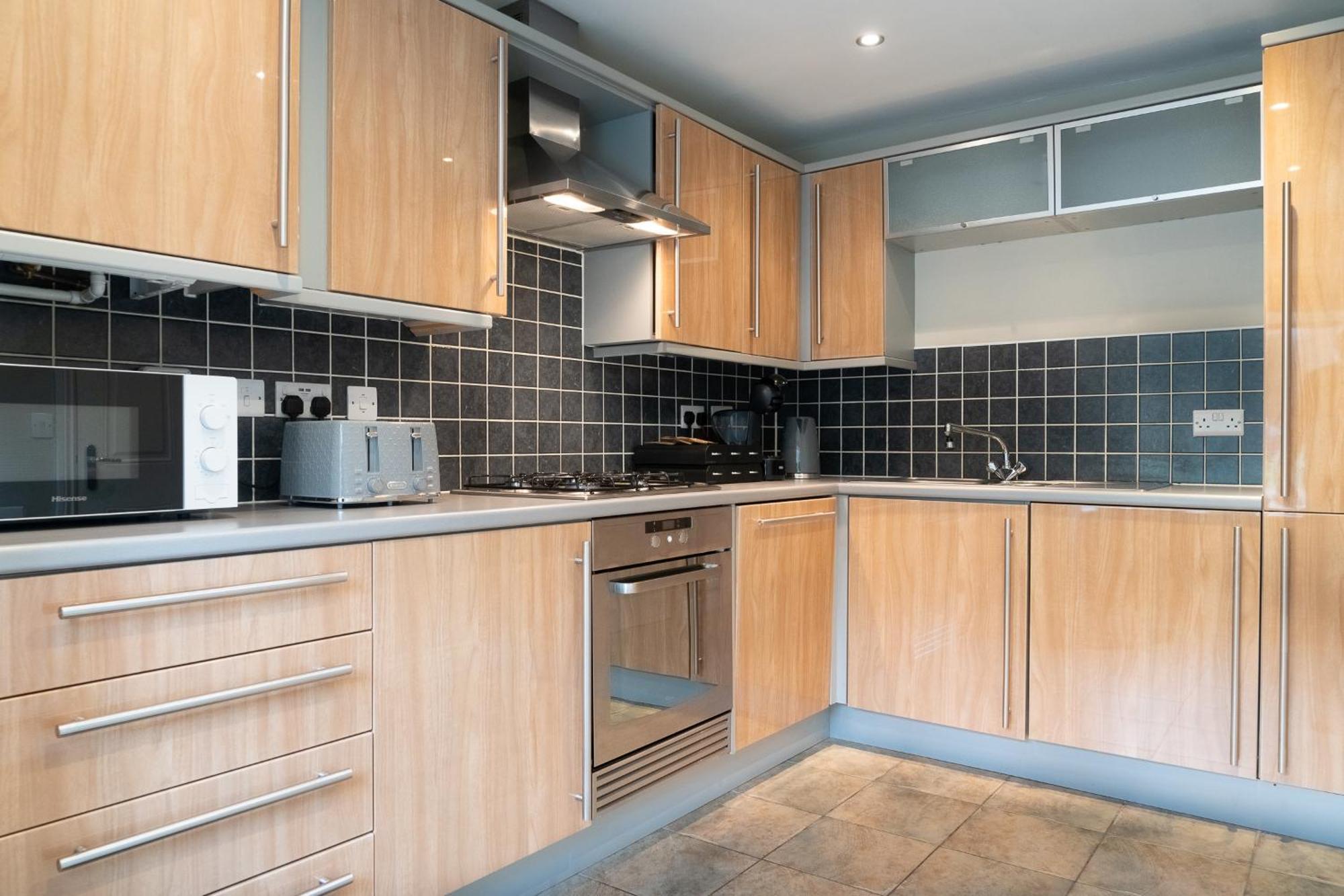 Entire 4 Bed Cosy Luxury Spacious House Huntingdon Exterior photo