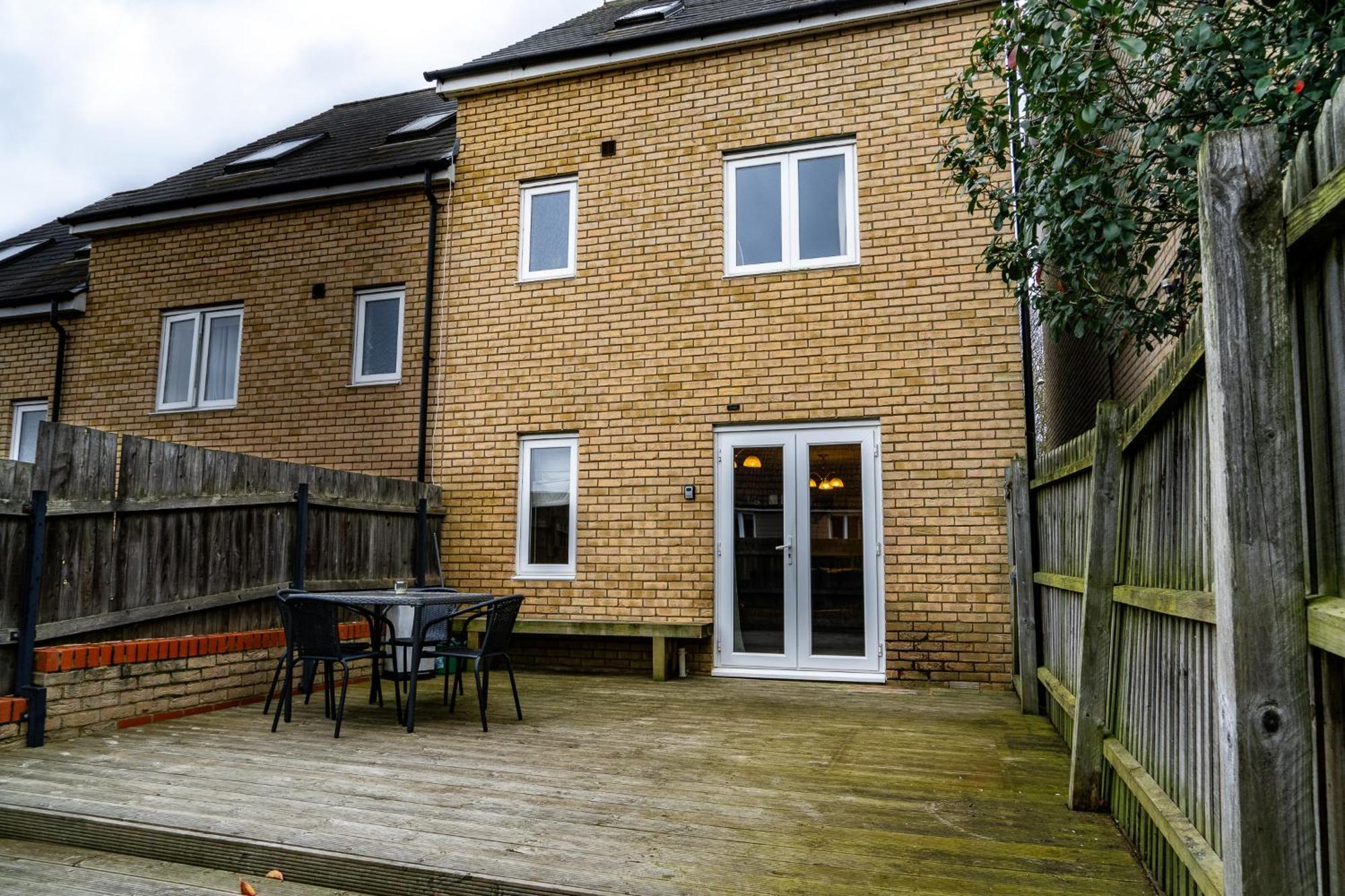Entire 4 Bed Cosy Luxury Spacious House Huntingdon Exterior photo